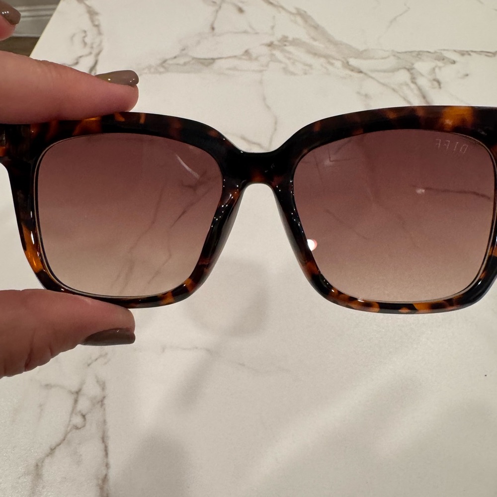 Diff Tortoise Shell Sunglasses - image 6